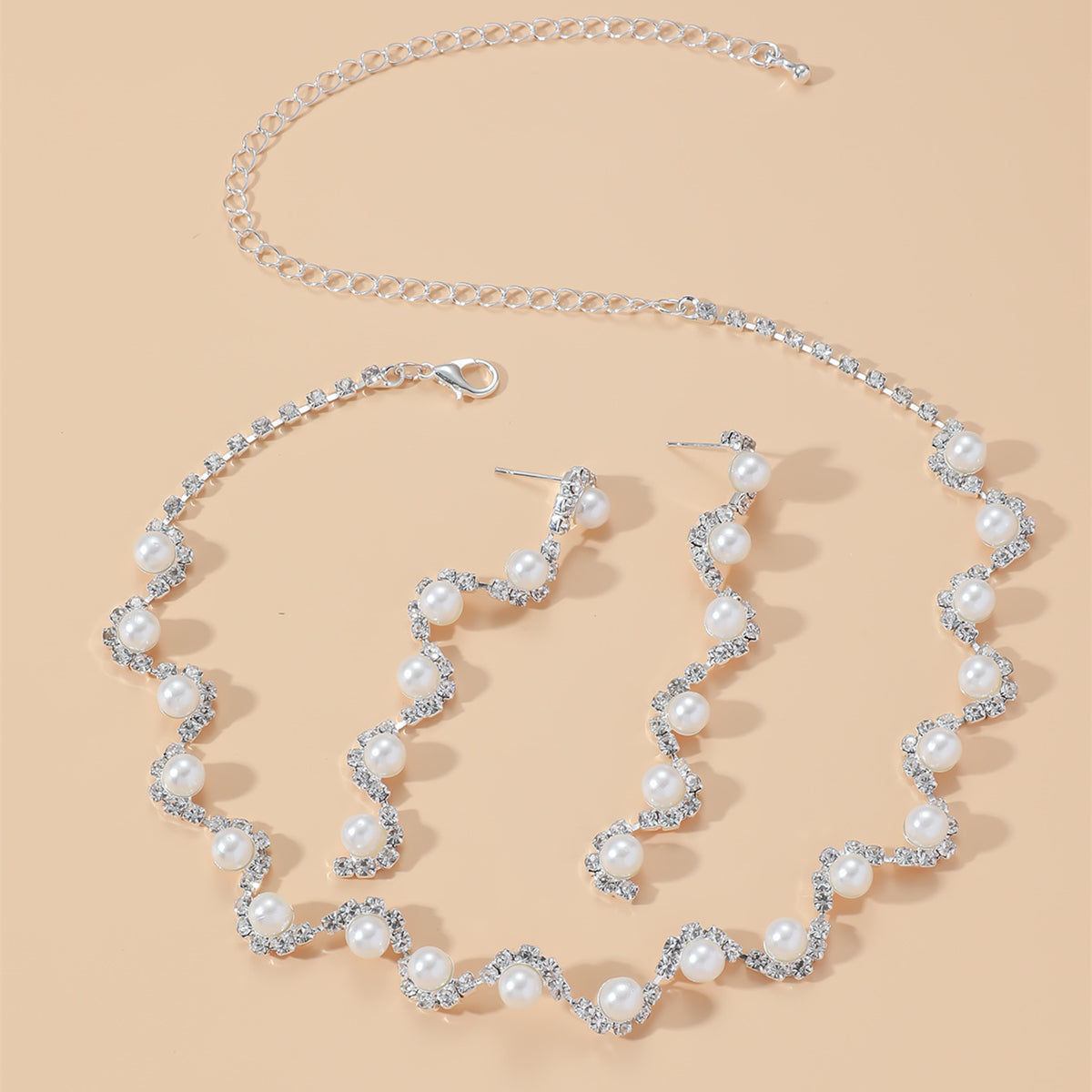Lightning Pearl Necklace & Earrings Set